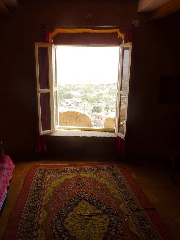 ג'איסלמר Mud Mirror Guesthouse מראה חיצוני תמונה