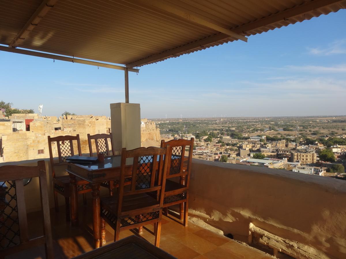 ג'איסלמר Mud Mirror Guesthouse מראה חיצוני תמונה