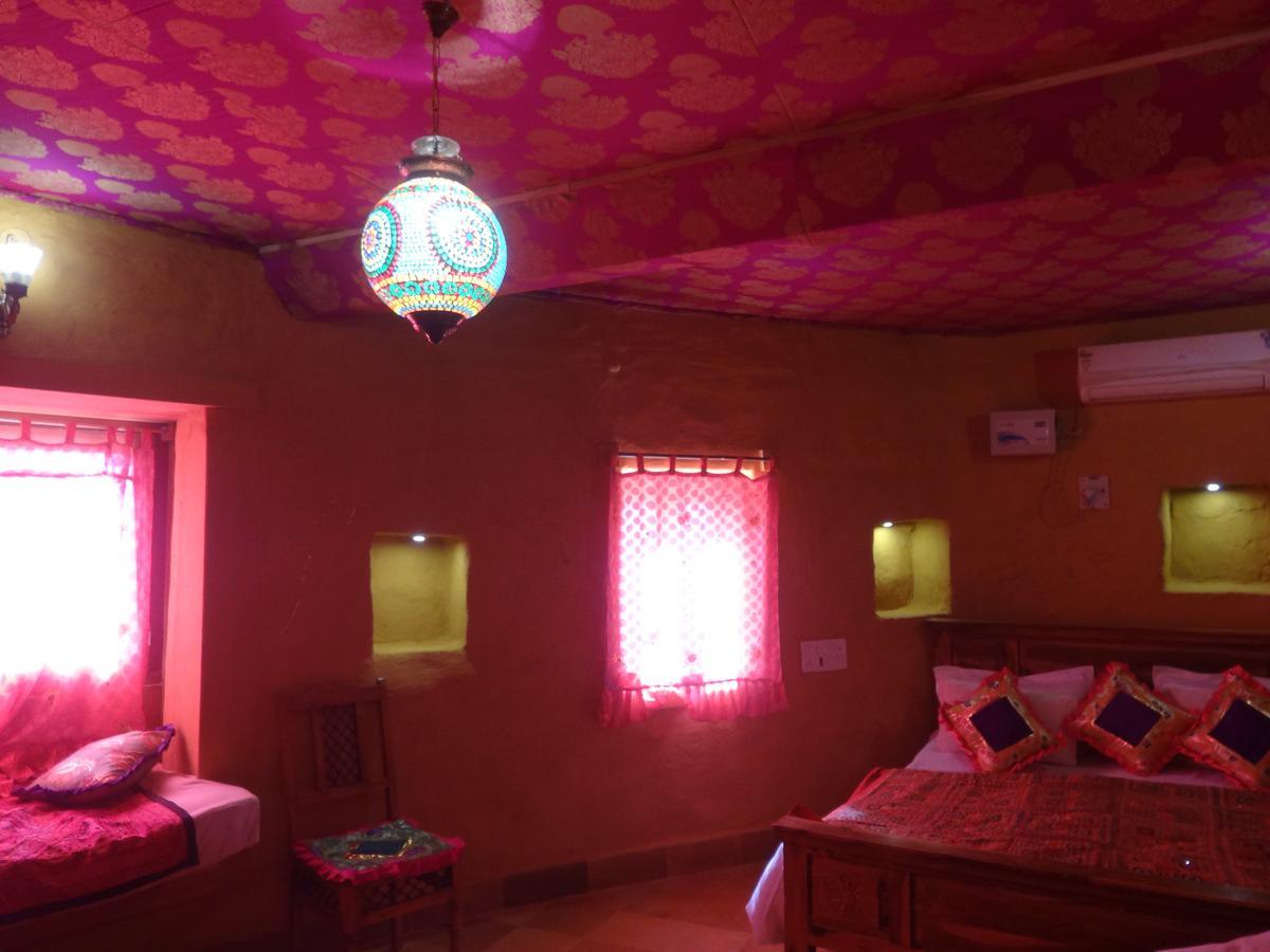ג'איסלמר Mud Mirror Guesthouse מראה חיצוני תמונה