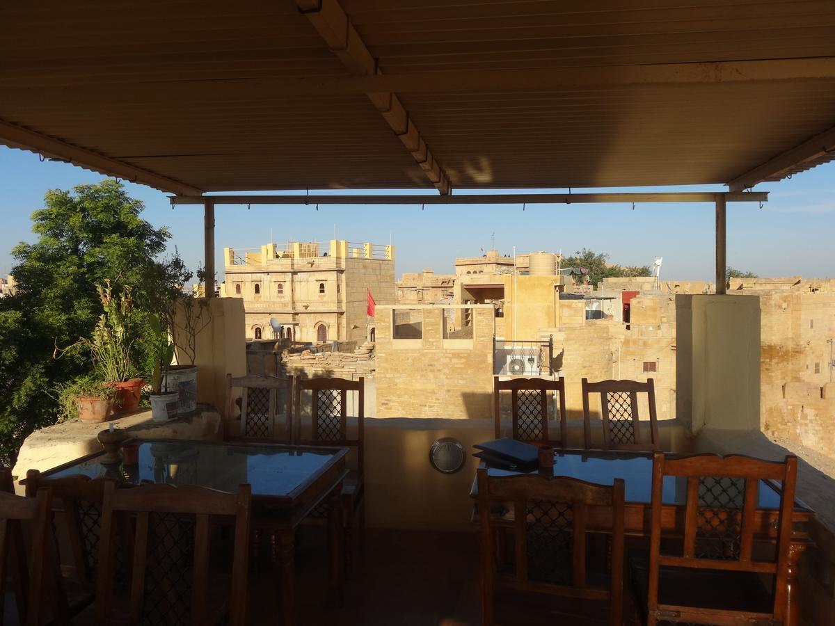 ג'איסלמר Mud Mirror Guesthouse מראה חיצוני תמונה