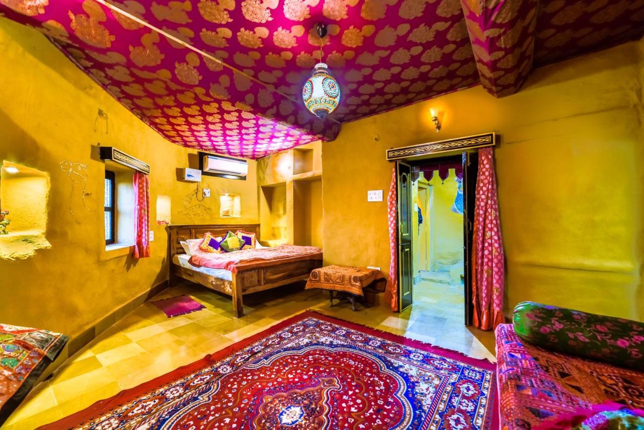 ג'איסלמר Mud Mirror Guesthouse מראה חיצוני תמונה