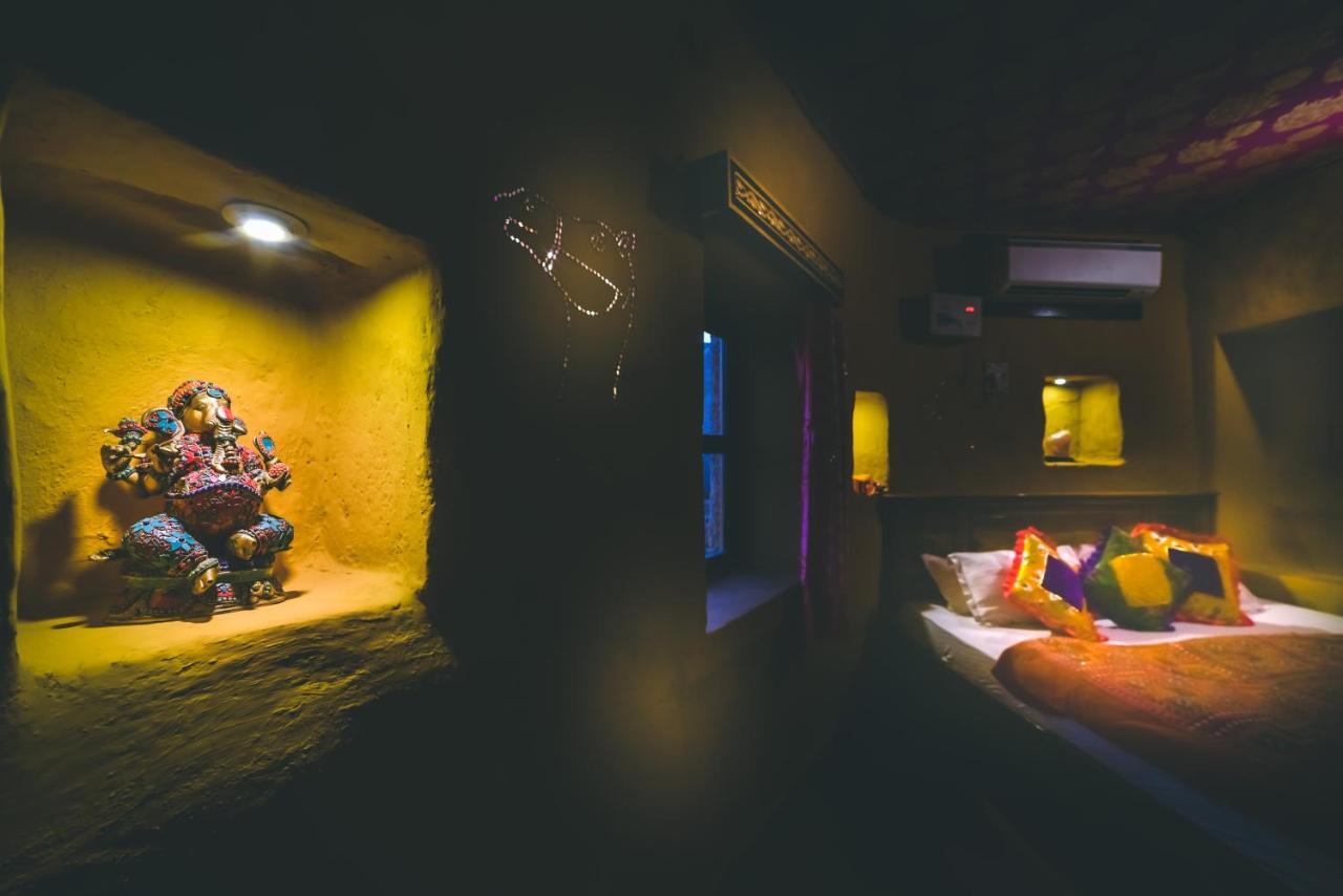ג'איסלמר Mud Mirror Guesthouse מראה חיצוני תמונה