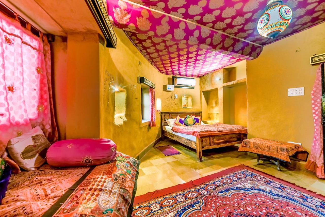 ג'איסלמר Mud Mirror Guesthouse מראה חיצוני תמונה