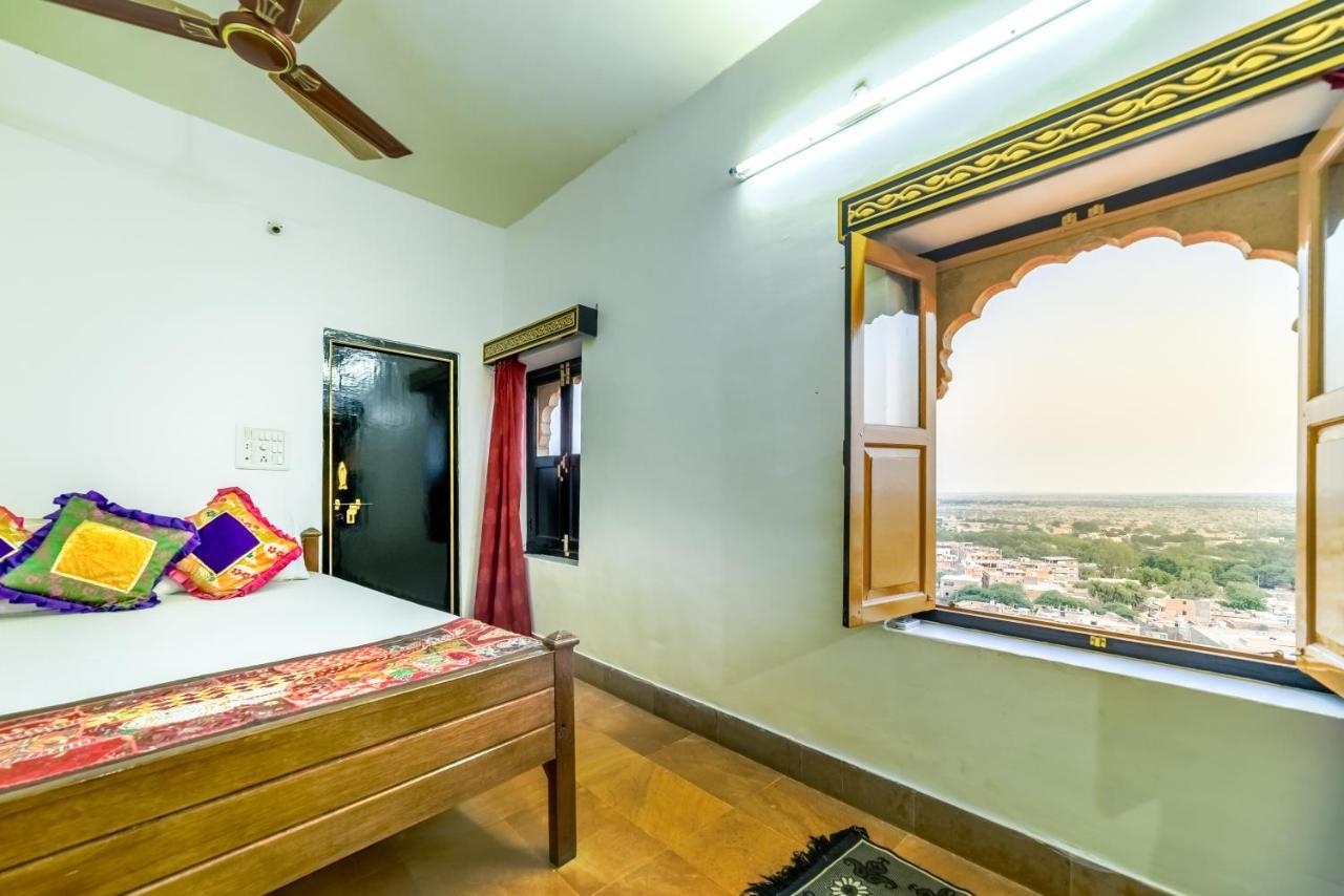 ג'איסלמר Mud Mirror Guesthouse מראה חיצוני תמונה